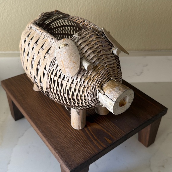 Vintage Pig Basket Planter - Picture 10 of 10